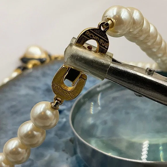 Vtg. Richelieu 16” Elegant White Pearl Necklace With Black & Gold Accent - Picture 8 of 8